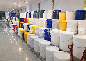 黄色大屌污网站吉安容器一楼涂料桶、机油桶展区